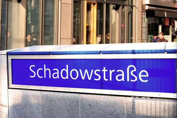 Shoppen und flanieren auf der Schadowstraße Banner